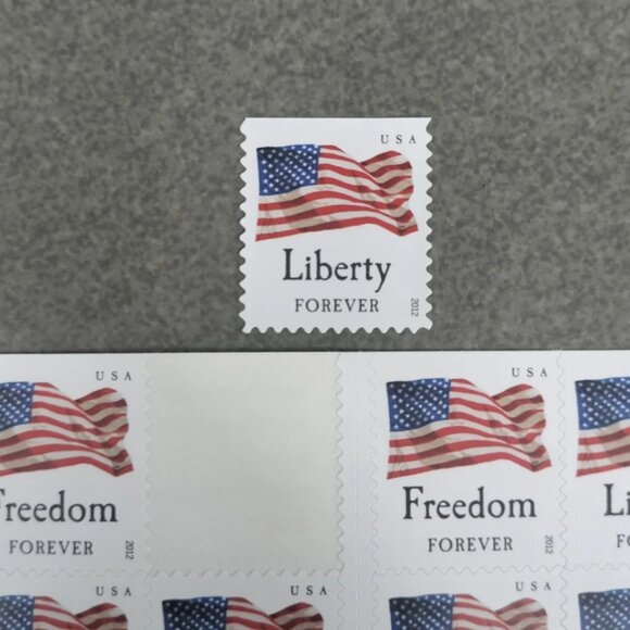 1000 forever stamps of 2012 Mail U.S.A. Flag Postage - Picture 4 of 5